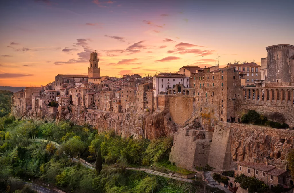 Scopri la bellezza di Pitigliano 4 idee! 1 AdobeStock 184252271 min