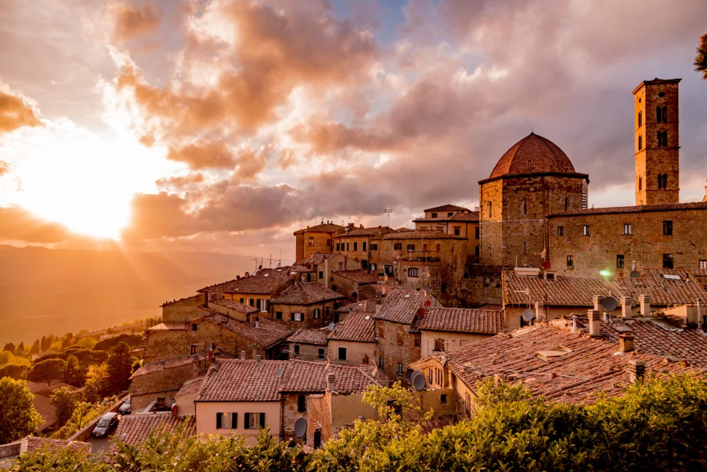Esplorare Volterra: 10 attrazioni imperdibili. 1 Volterra