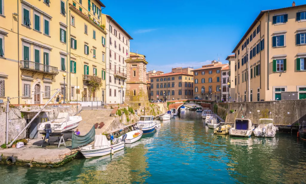 Livorno: 6 Attrazioni Imperdibili in Toscana 4 Il Quartiere Venezia di Livorno