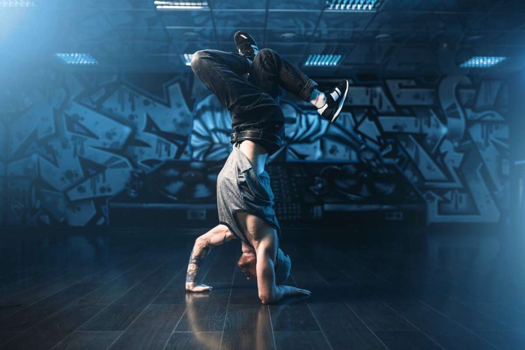 Back to the style 2 AdobeStock 154635547 min